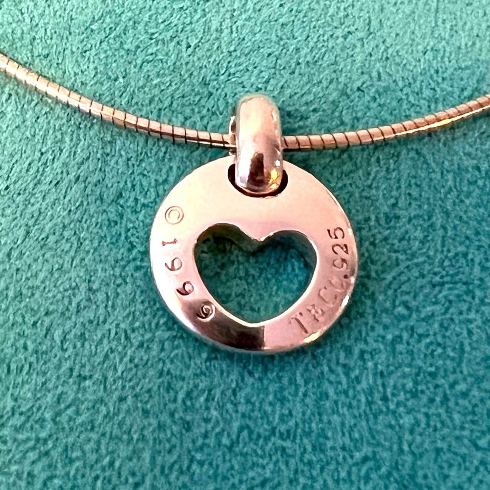 Tiffany & Co. 1999 Heart Cutout necklace - 16” wire necklace